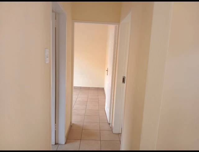 2 BEDROOM SECTIONAL TITLE FOR SALE IN GREENHILLS